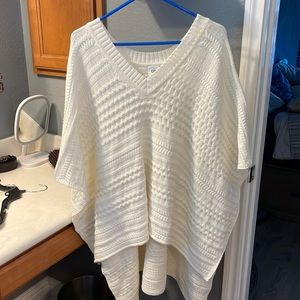 CAbi white lightweight poncho. Great for all seasons. One size fits all